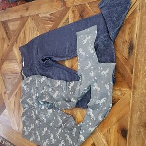 2 pairs of leggings The Children's Place & Old Navy